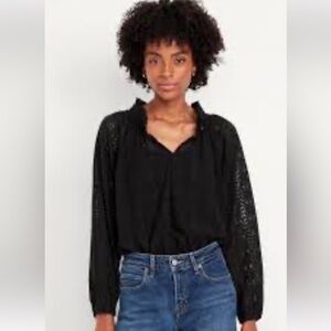 Old Navy Long Sleeve Black Split Lace Top Sz Medium 
Casual/ work day 
NWT